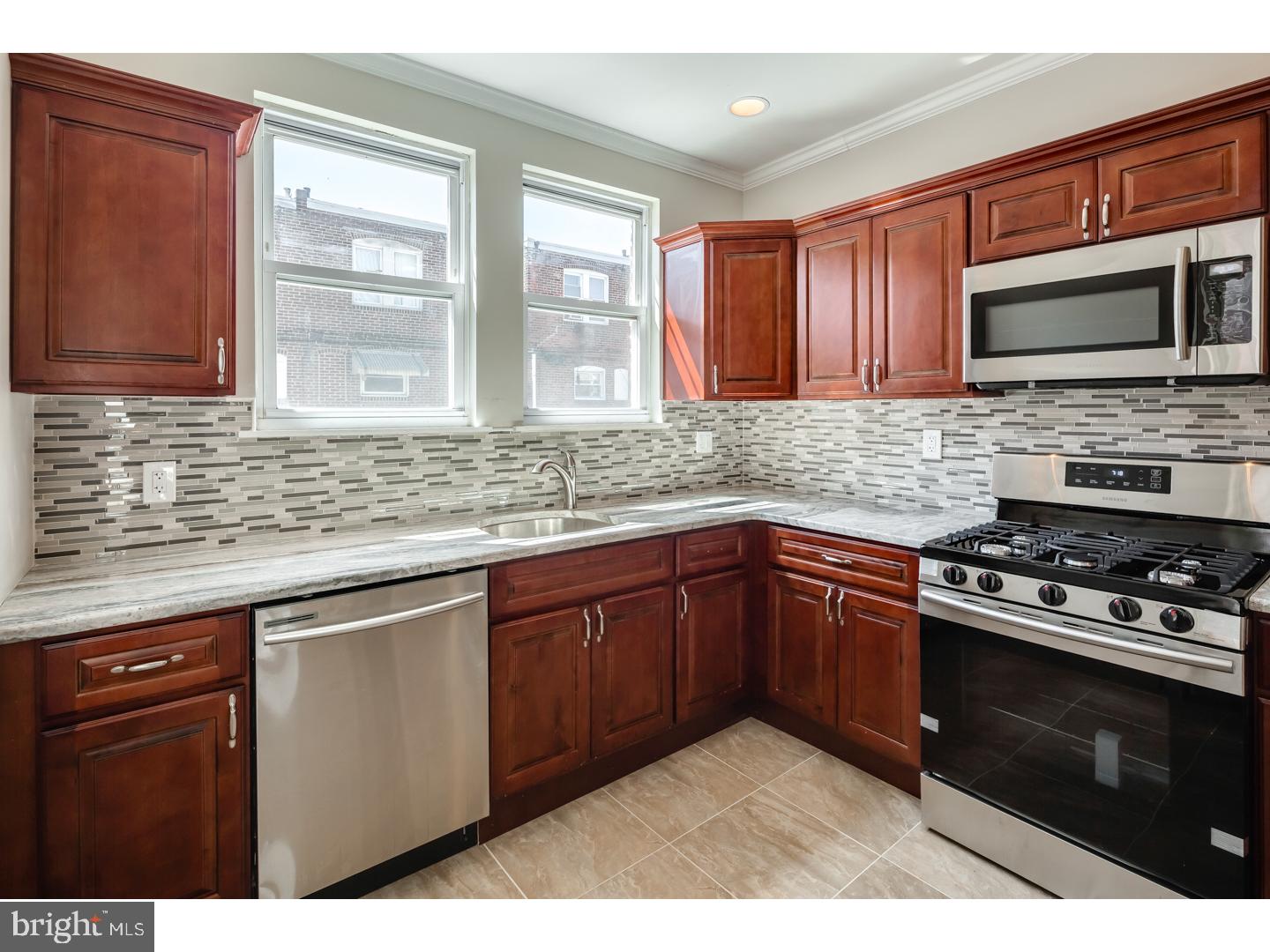 5521 Miriam Road Philadelphia, PA 19124 - Photo 9 of 25 Kitchen