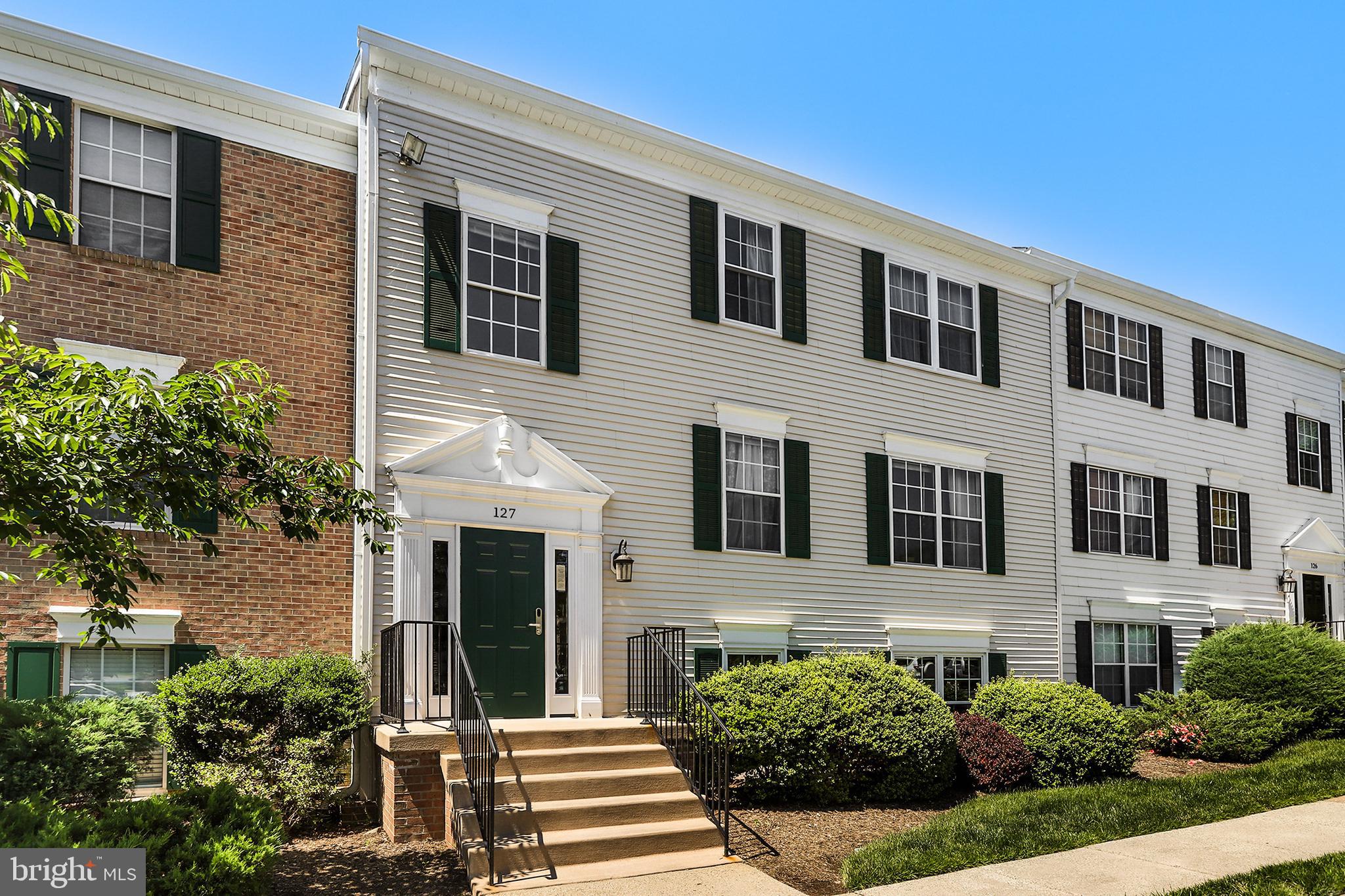 127 Fort Evans Road Southeast, Unit B Leesburg, VA 20175 - Photo 2 of 31 Gallery Image 2