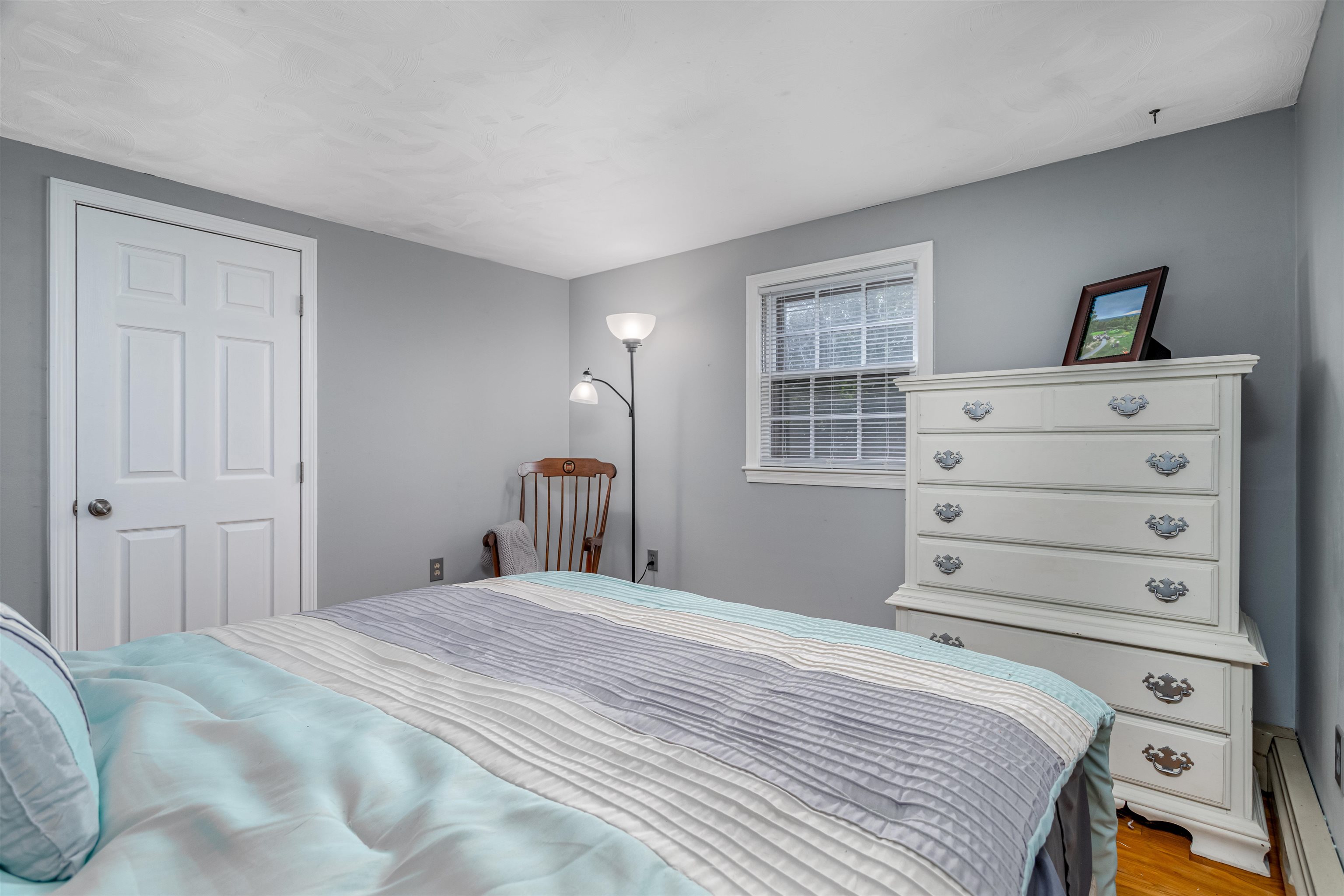 7 Dumont Road Hudson, NH 03051 - Photo 5 of 33