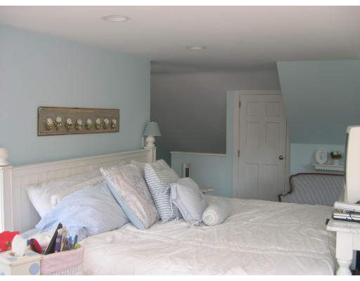 6 Midland Road Wellesley, MA 02482 - Photo 8 of 11