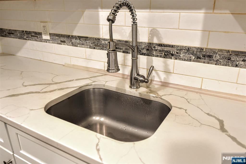 347 Forest Avenue Paramus, NJ 07652 - Photo 10 of 24 Gallery Image 10