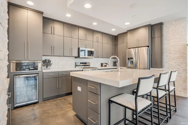 $1,199,000 | 203 East Berry Street, Unit 1004, Fort Wayne, IN 46802