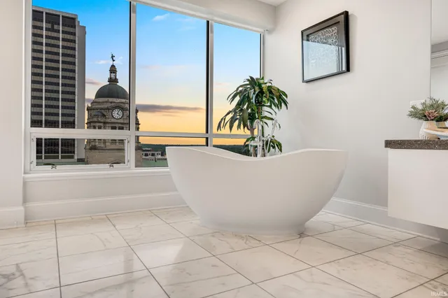 $1,199,000 | 203 East Berry Street, Unit 1004, Fort Wayne, IN 46802