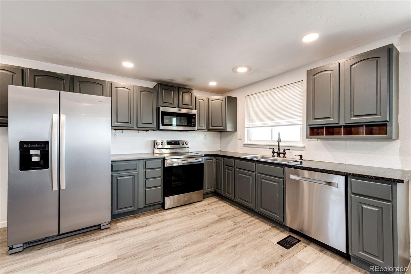 625 Madison Way Bennett, CO 80102 - Photo 8 of 40