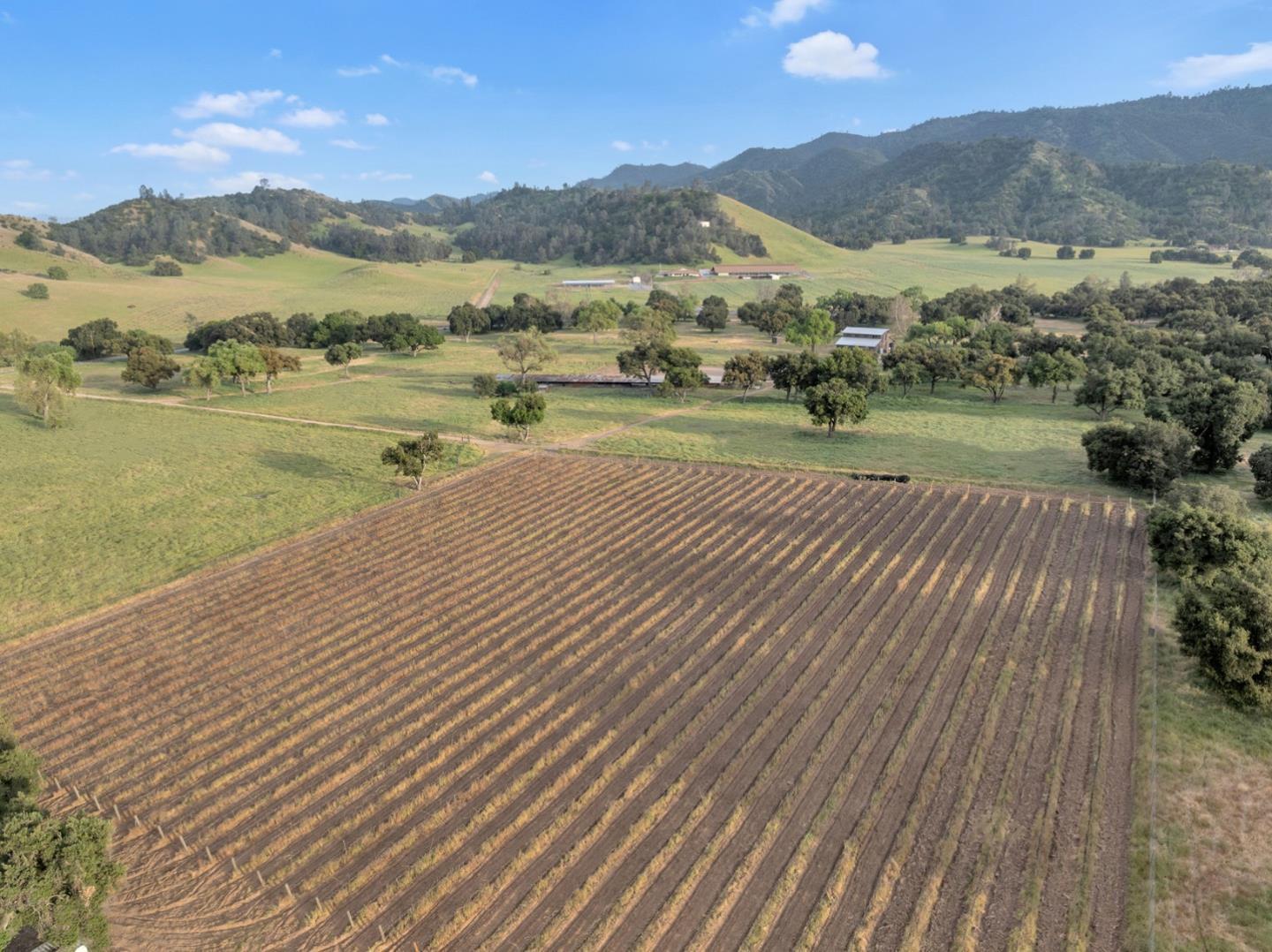 770 Limekiln Road Hollister, CA 95023 - Photo 14 of 32 Gallery Image 14