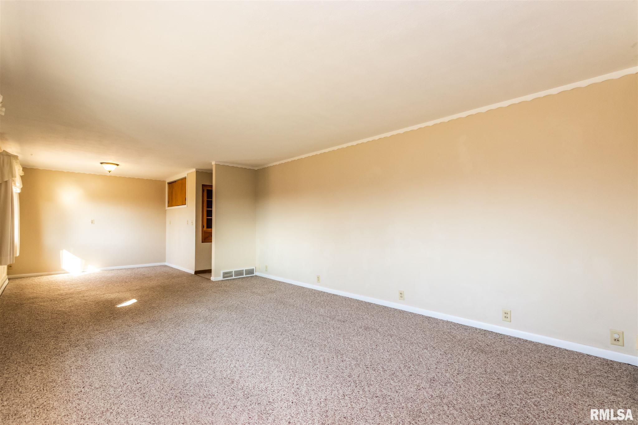 127 Crestview Road East Peoria, IL 61611 - Photo 3 of 38 Gallery Image 3