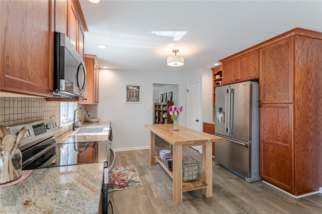 23 Cranston Road Pittsford, NY 14534 - Photo 15 of 30