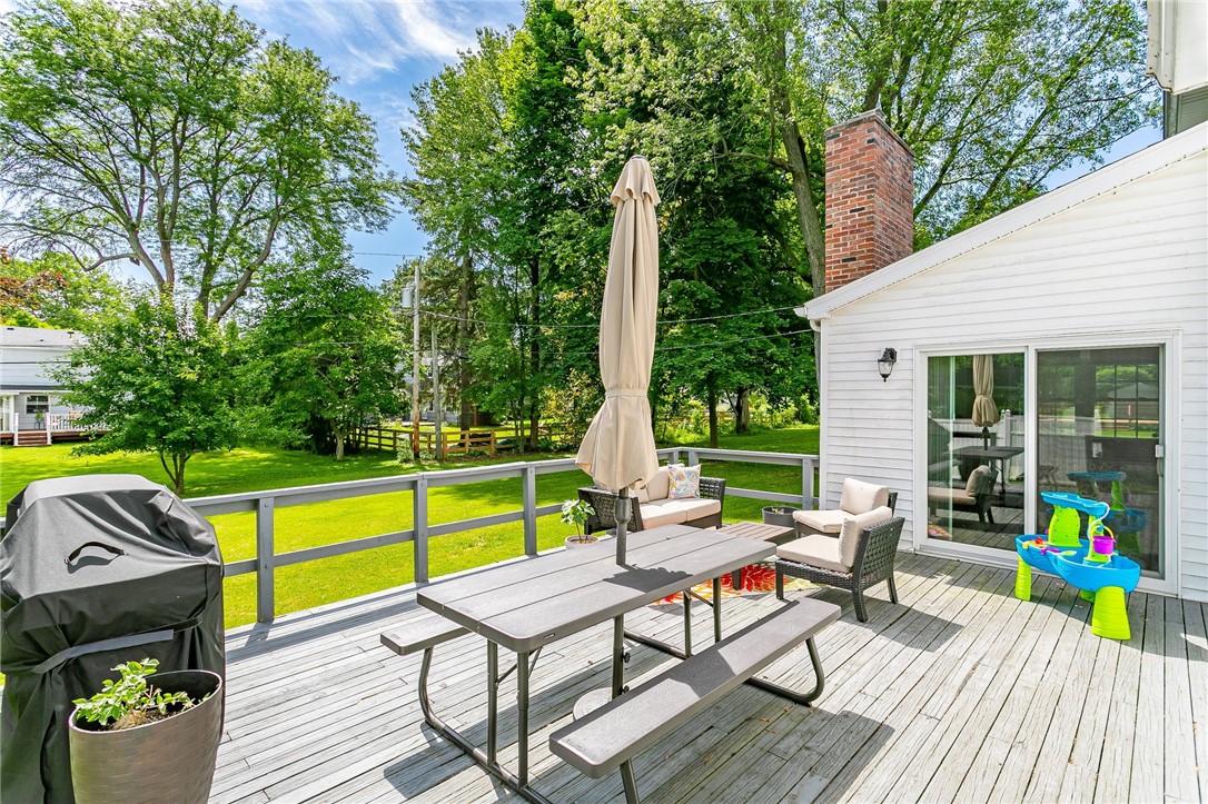 23 Cranston Road Pittsford, NY 14534 - Photo 2 of 30