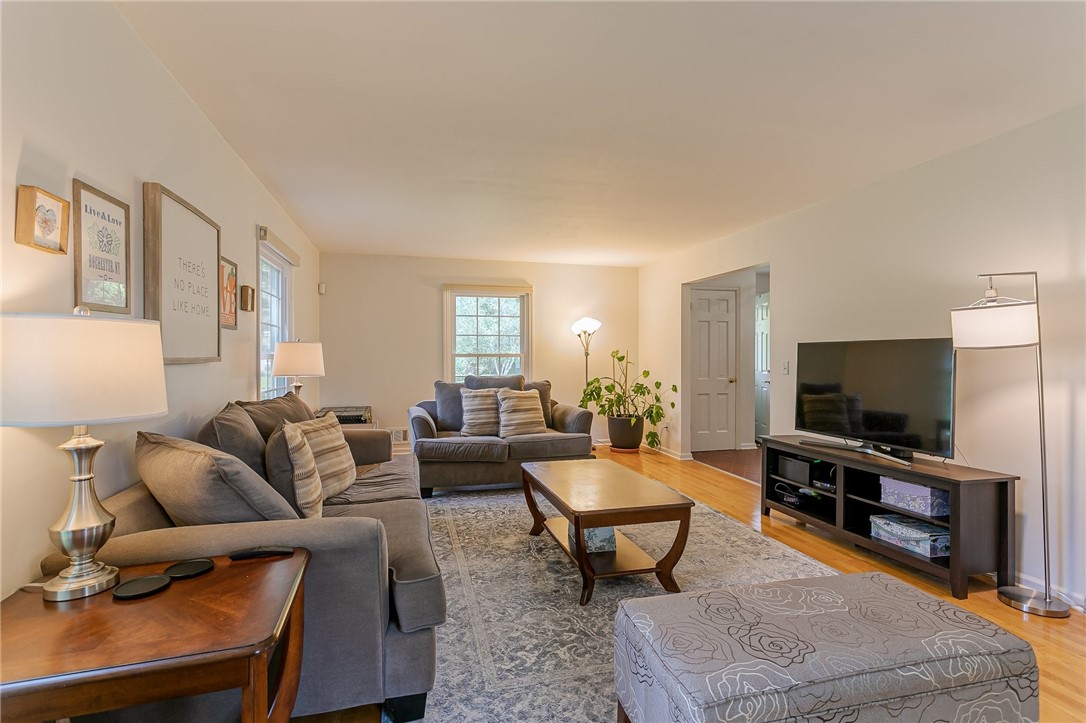 23 Cranston Road Pittsford, NY 14534 - Photo 8 of 30