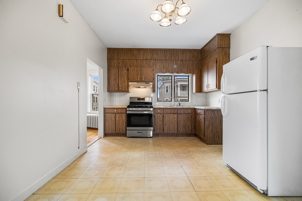 17 Upland Road Everett, MA 02149 - Photo 18 of 40