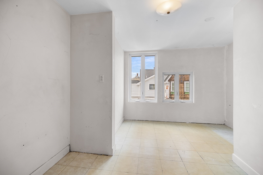 17 Upland Road Everett, MA 02149 - Photo 21 of 40