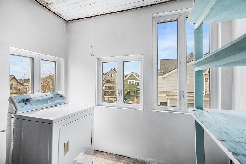 17 Upland Road Everett, MA 02149 - Photo 23 of 40