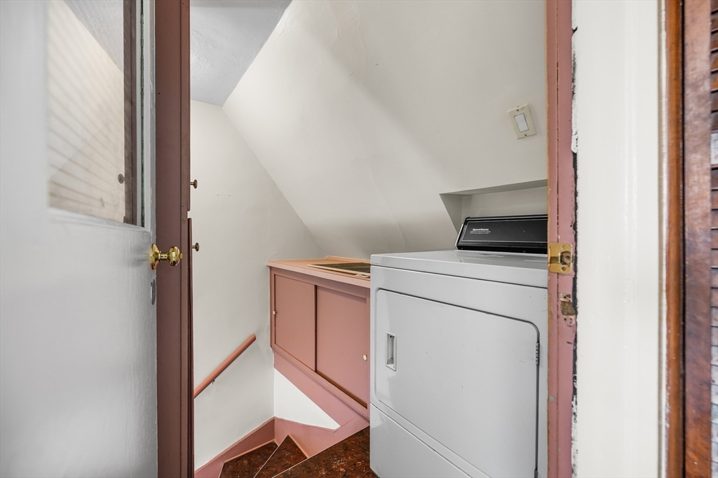 17 Upland Road Everett, MA 02149 - Photo 24 of 40