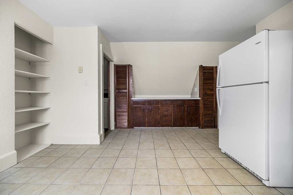 17 Upland Road Everett, MA 02149 - Photo 26 of 40