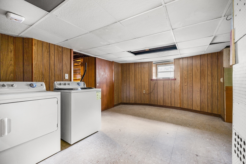 17 Upland Road Everett, MA 02149 - Photo 34 of 40