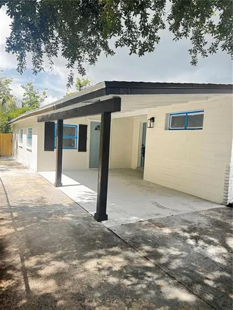 $2,550 | 3205 East Shadowlawn Avenue, Tampa, FL 33610