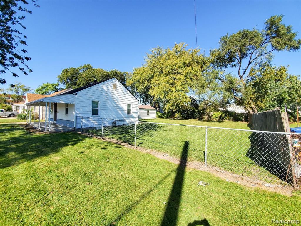 6767 Rivard Avenue Warren, MI 48091 - Photo 4 of 18