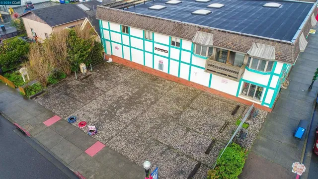 a view of an outdoor space