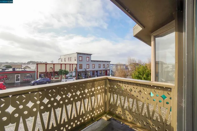 $1,888,888 | 311 North Franklin Street, Fort Bragg, CA 95437