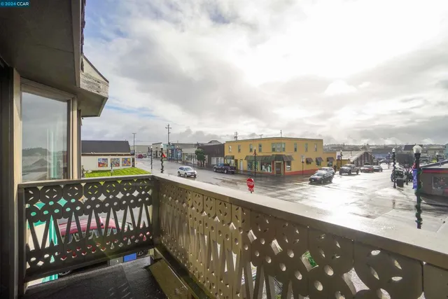 $1,888,888 | 311 North Franklin Street, Fort Bragg, CA 95437