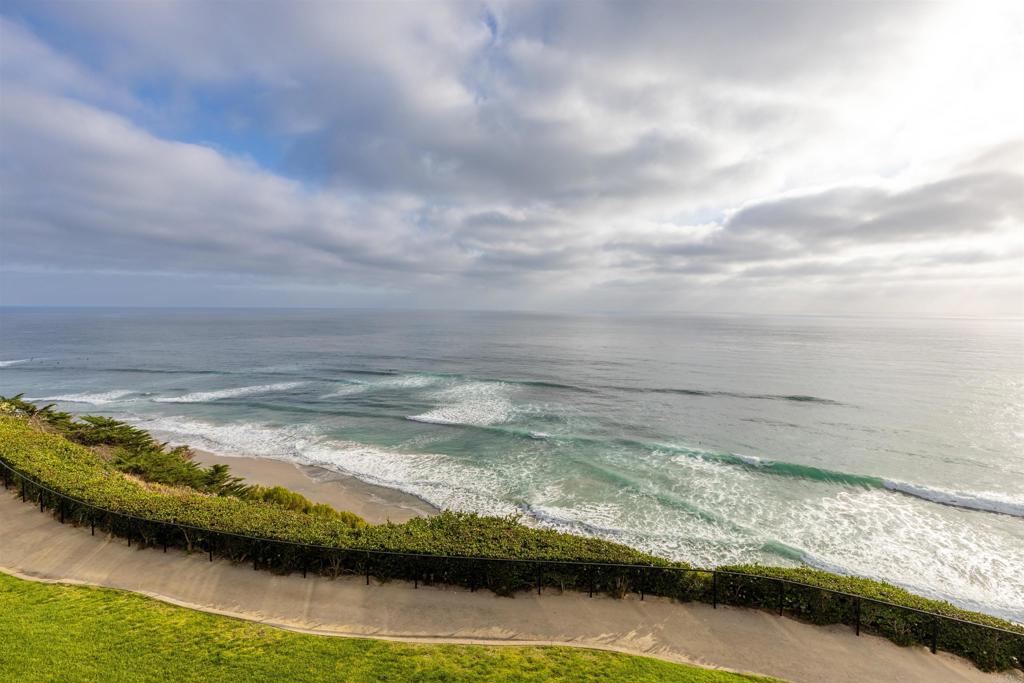 375 West I Street Encinitas, CA 92024 - Photo 3 of 65
