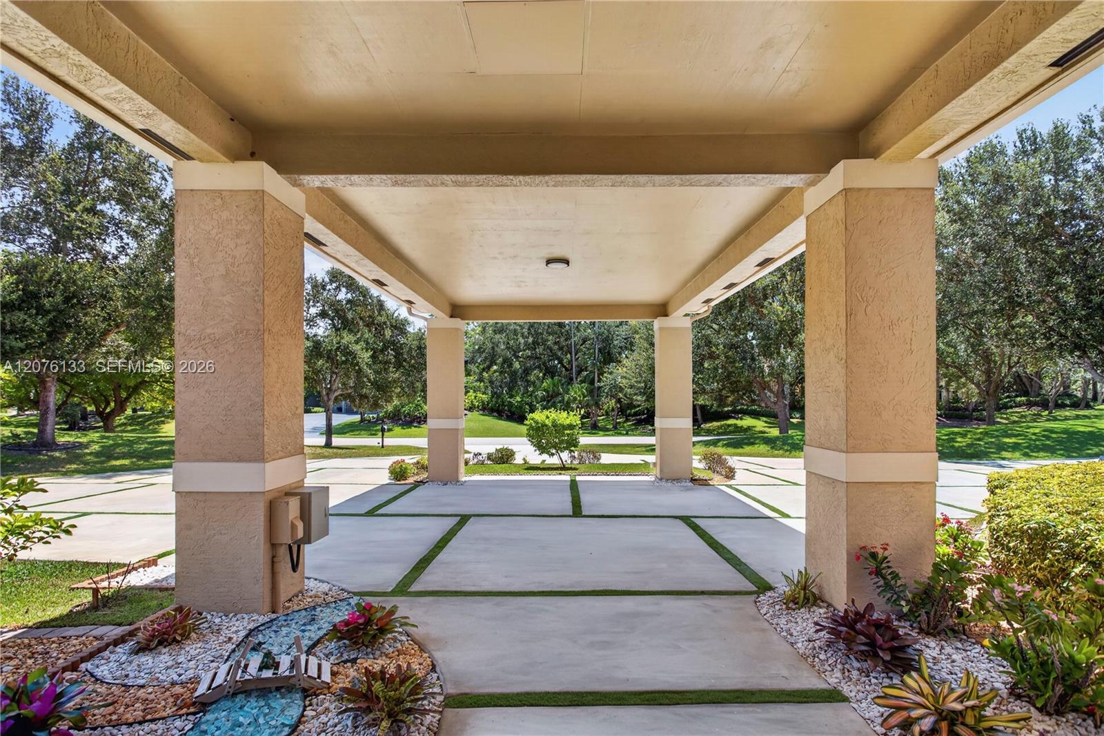 2725 Hunter Road Weston, FL 33331 - Photo 43 of 68 Porte-Cochere