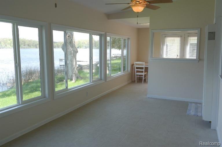 2571 Melvin Road Pinckney, MI 48169 - Photo 6 of 18 2571 Melvin 006.jpg