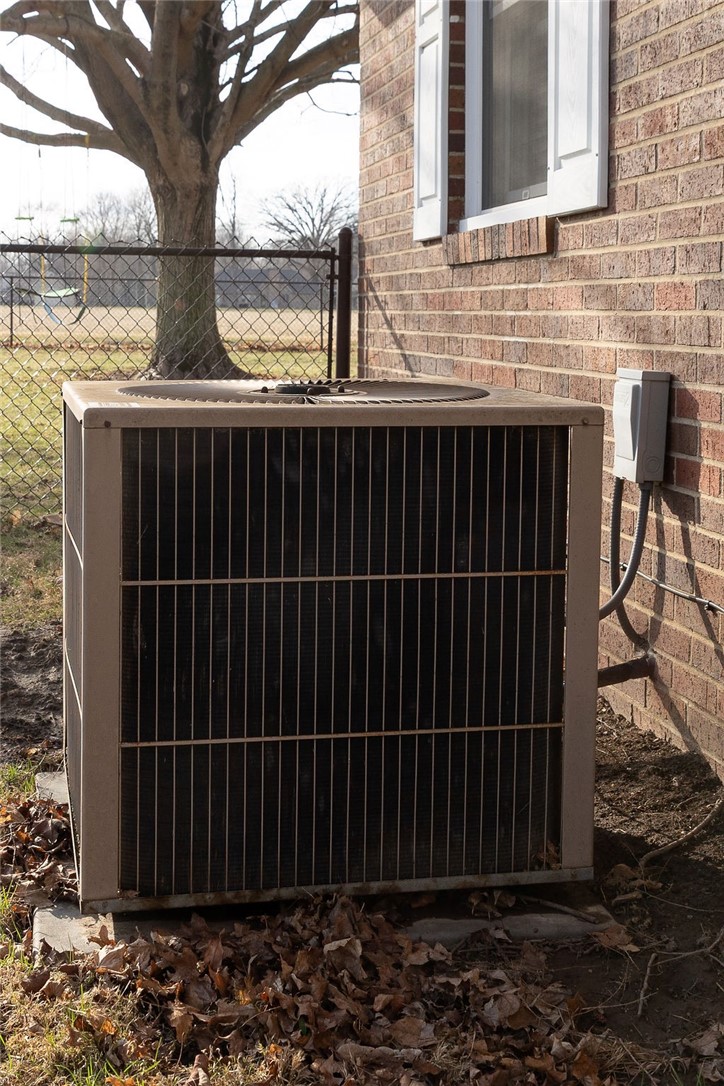 114 Mapleleaf Drive Catlin, IL 61817 - Photo 30 of 33 AC Unit