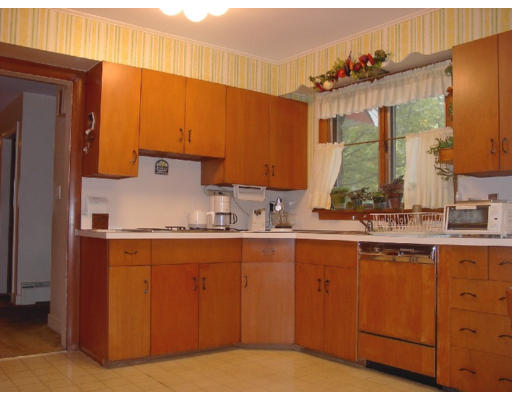 28 Carlton Road Marblehead, MA 01945 - Photo 4 of 7