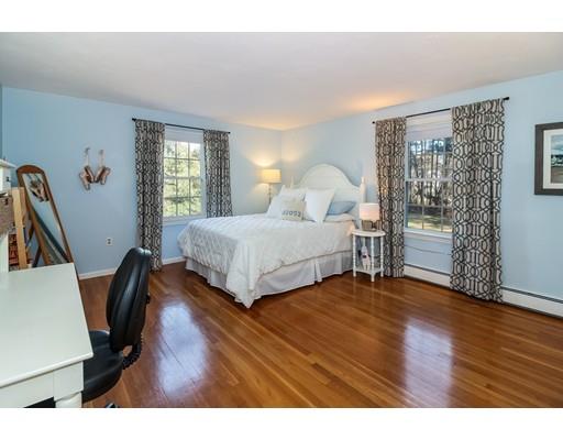 36 Oriole Road Medfield, MA 02052 - Photo 17 of 30 Gallery Image 17