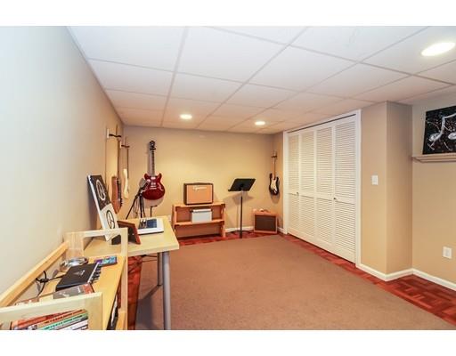 36 Oriole Road Medfield, MA 02052 - Photo 24 of 30 Gallery Image 24