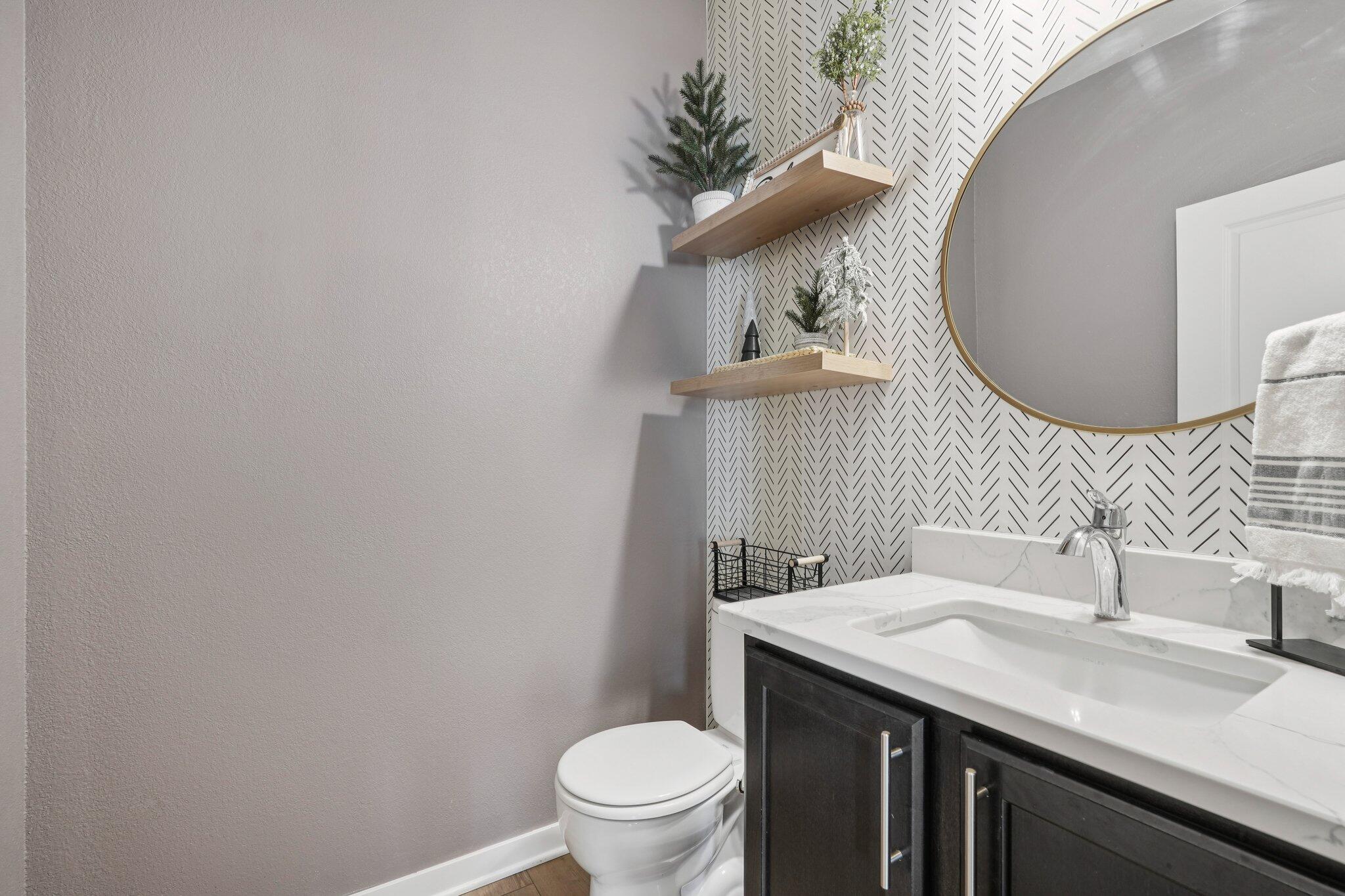 W206-n17471 Hidden Creek Road Jackson, WI 53037 - Photo 11 of 20 Main Floor Powder Room