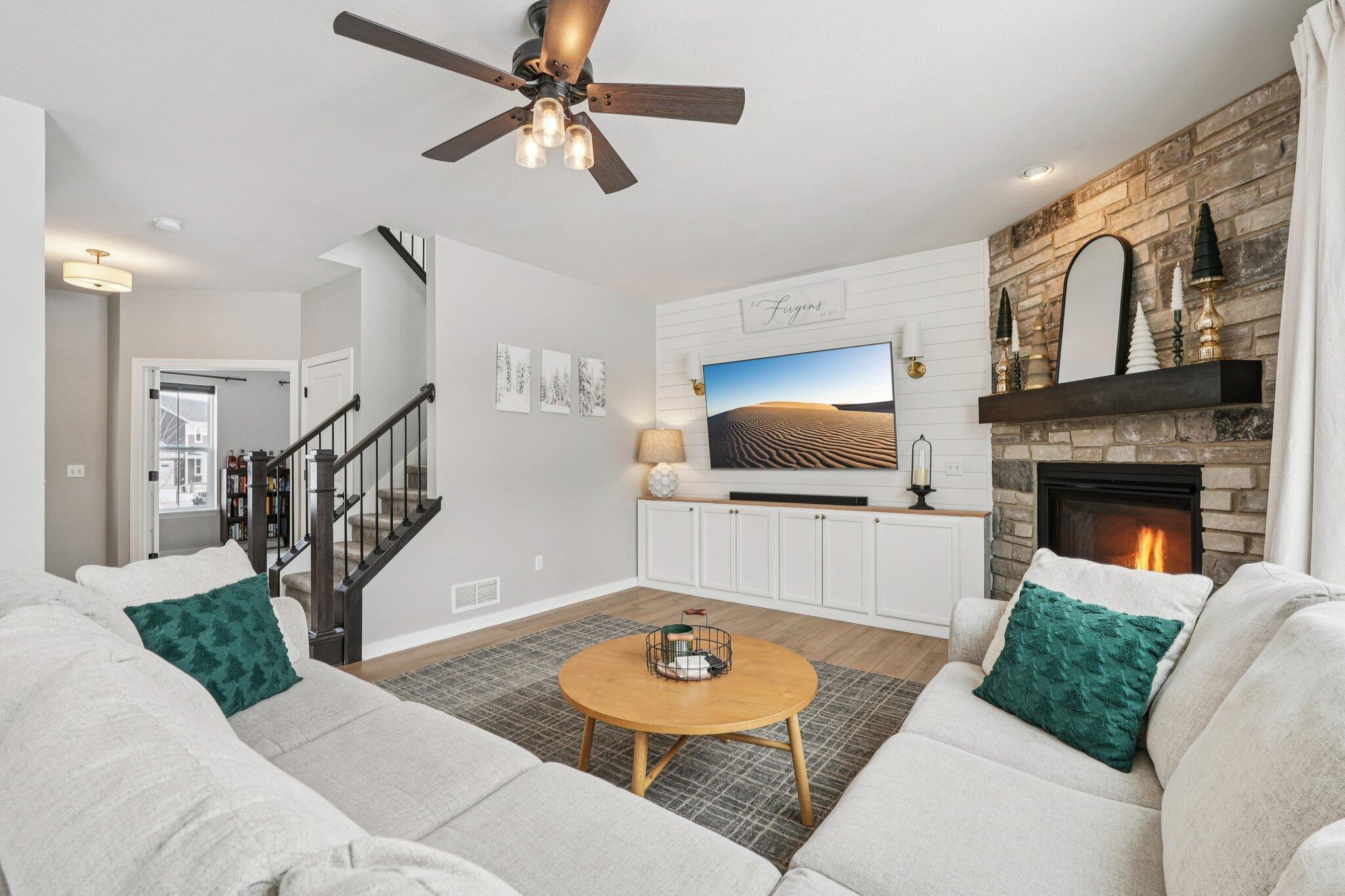 W206-n17471 Hidden Creek Road Jackson, WI 53037 - Photo 2 of 20 Living Room
