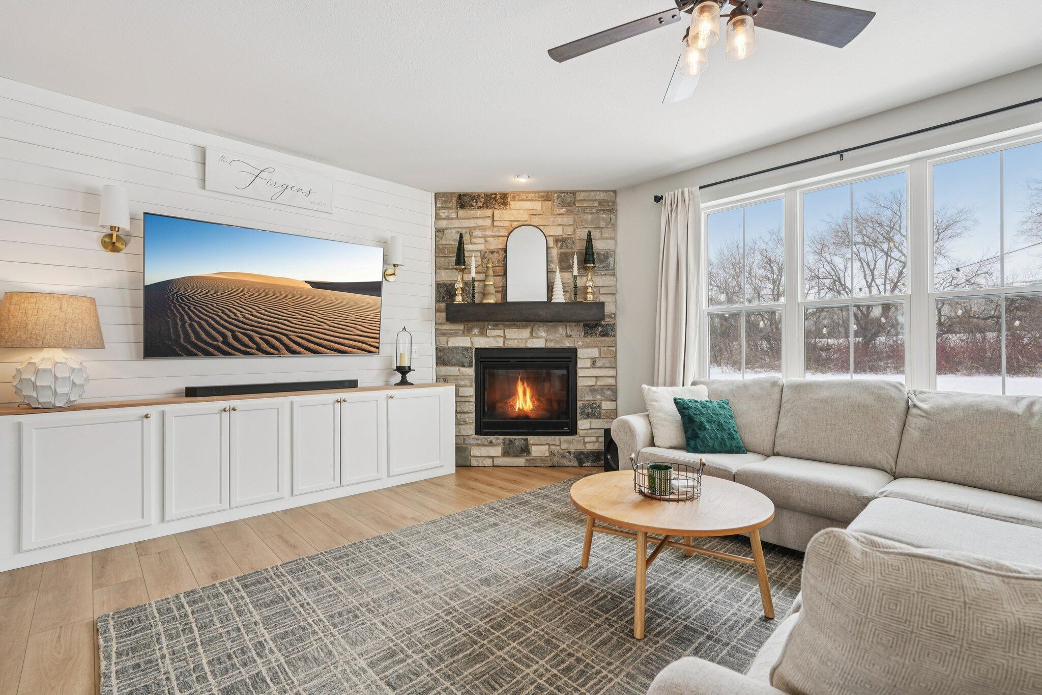 W206-n17471 Hidden Creek Road Jackson, WI 53037 - Photo 3 of 20 Living Room