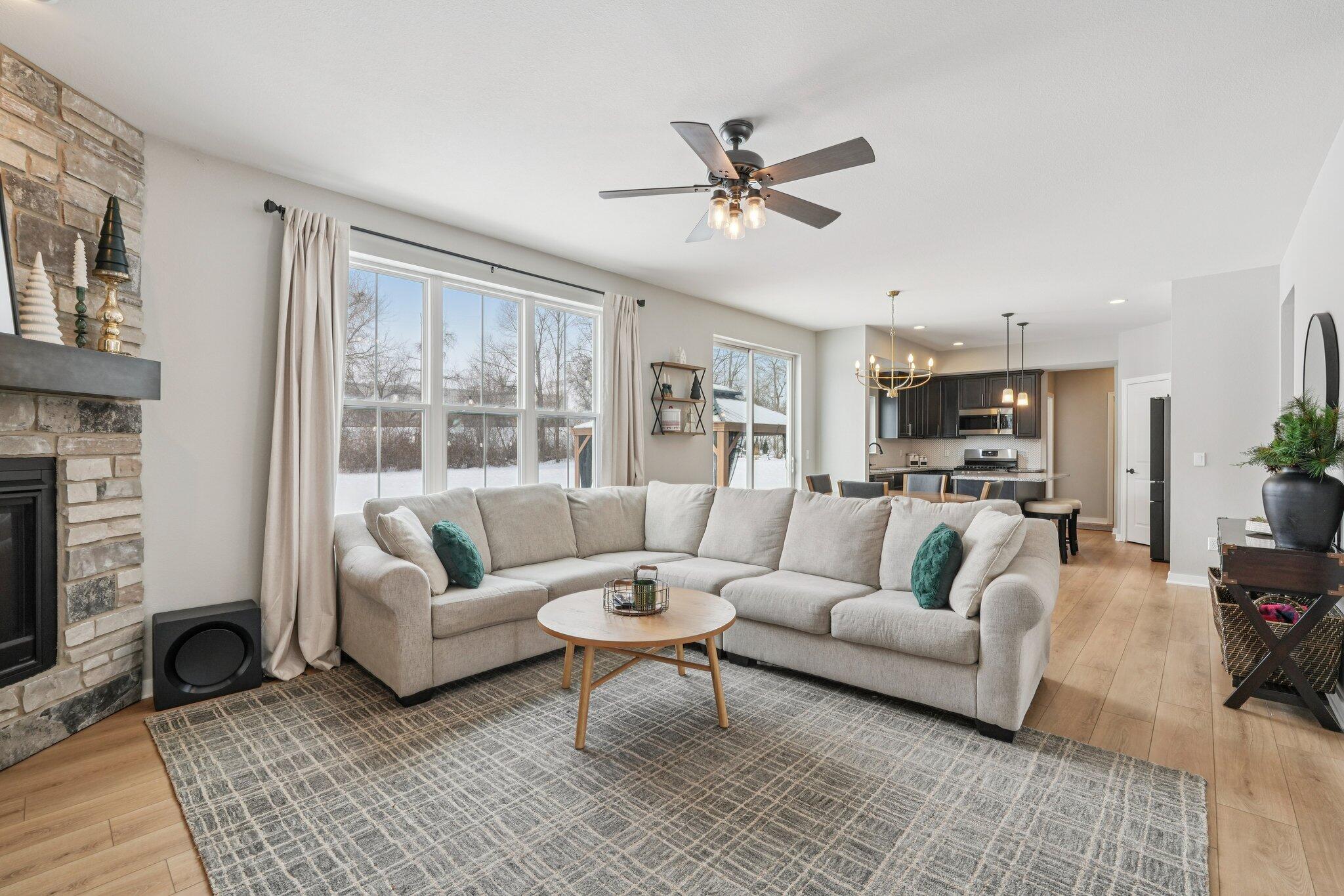 W206-n17471 Hidden Creek Road Jackson, WI 53037 - Photo 4 of 20 Living Room