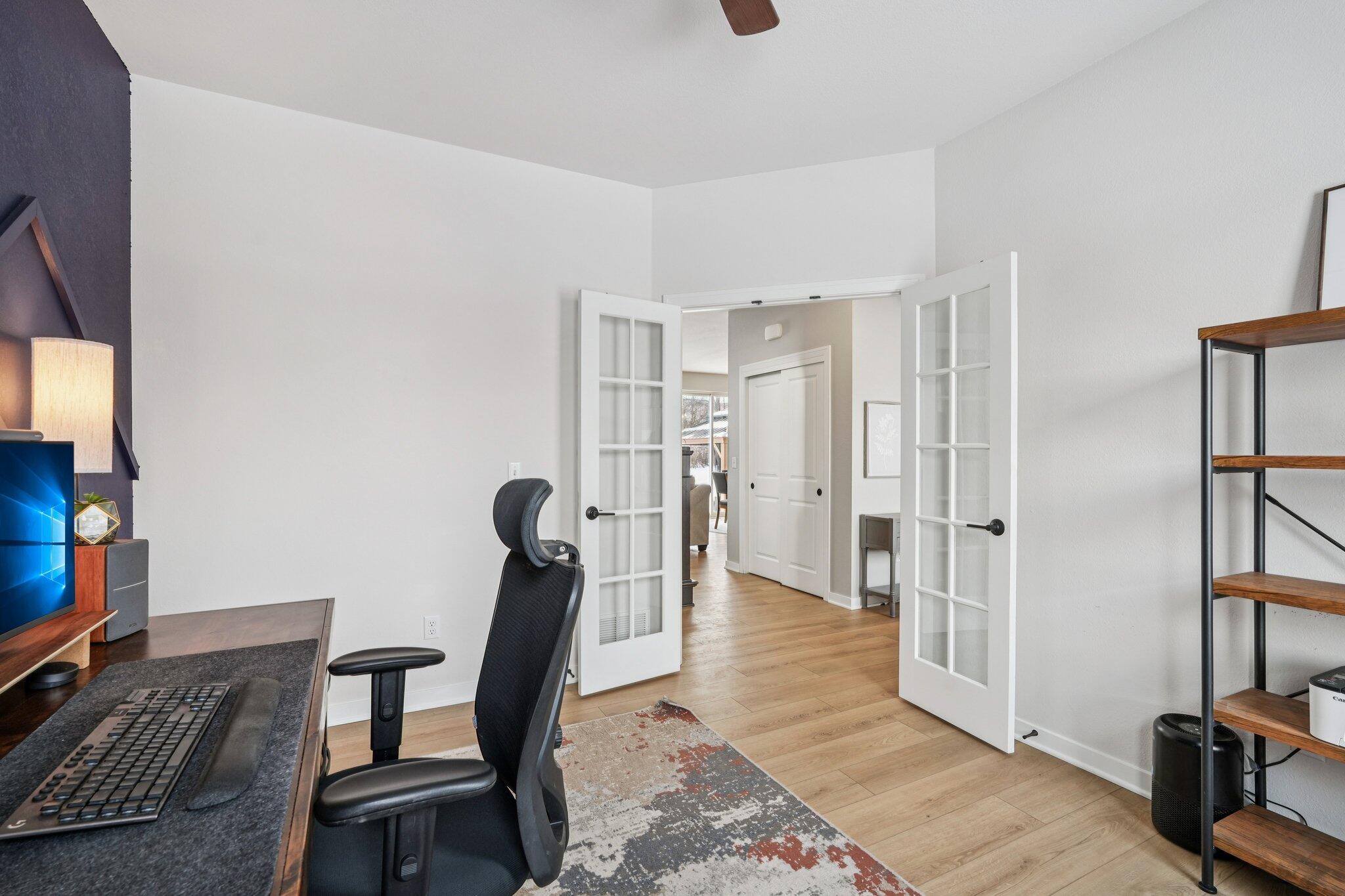 W206-n17471 Hidden Creek Road Jackson, WI 53037 - Photo 10 of 20 Office/Flex Room