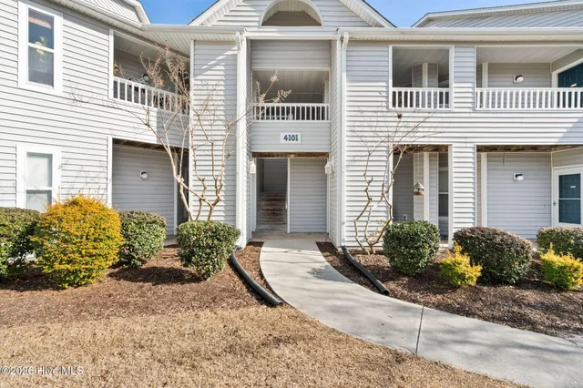 $249,900 | 4101 Breezewood Drive, Unit 203, Wilmington, NC 28412