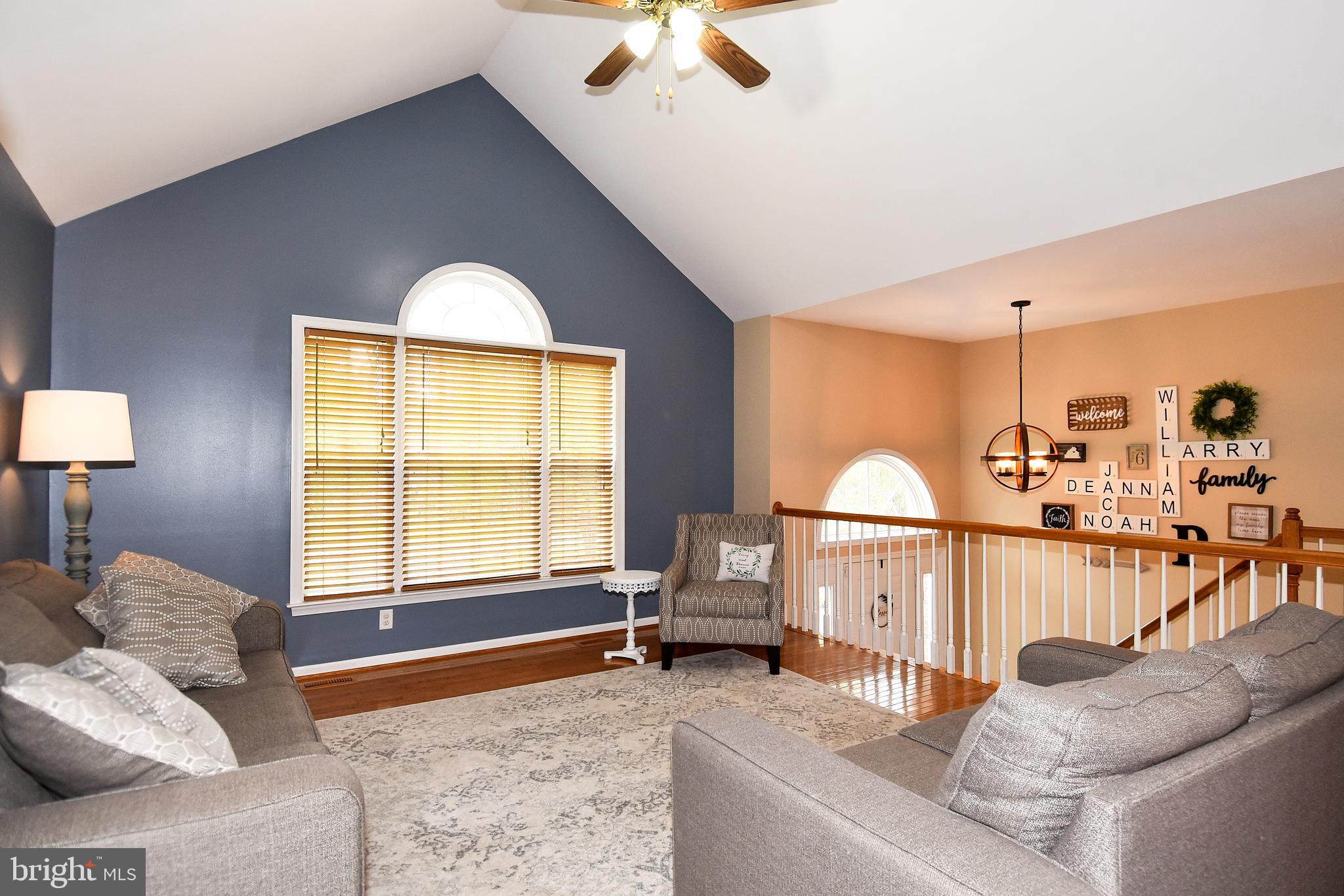 8 Ridgeway Road Stafford, VA 22556 - Photo 12 of 31 Living room w/vaulted ceiling and hardwood floors