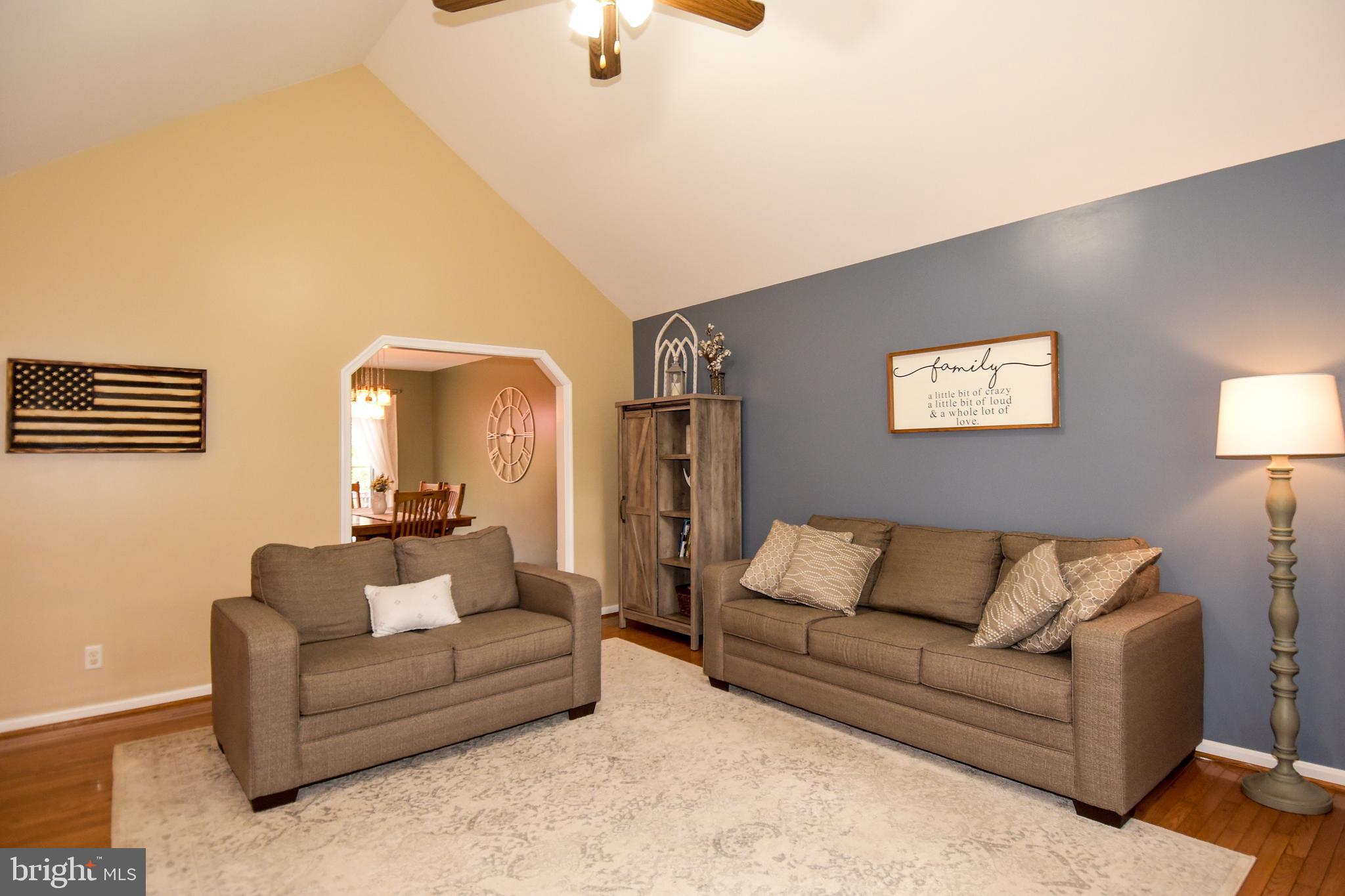 8 Ridgeway Road Stafford, VA 22556 - Photo 13 of 31 Living room w/vaulted ceiling and hardwood floors