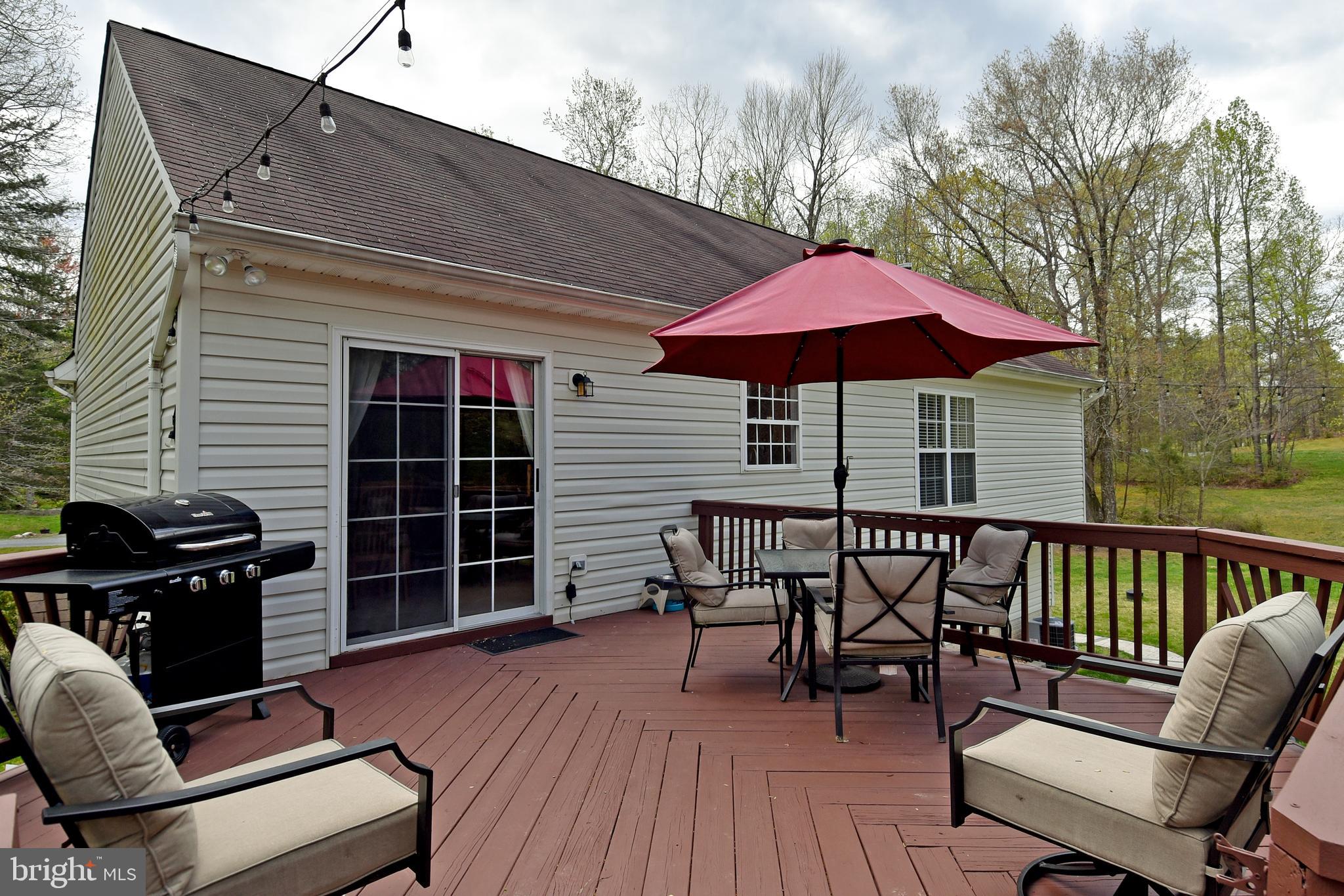 8 Ridgeway Road Stafford, VA 22556 - Photo 27 of 31 Rear deck for outdoor entertaining