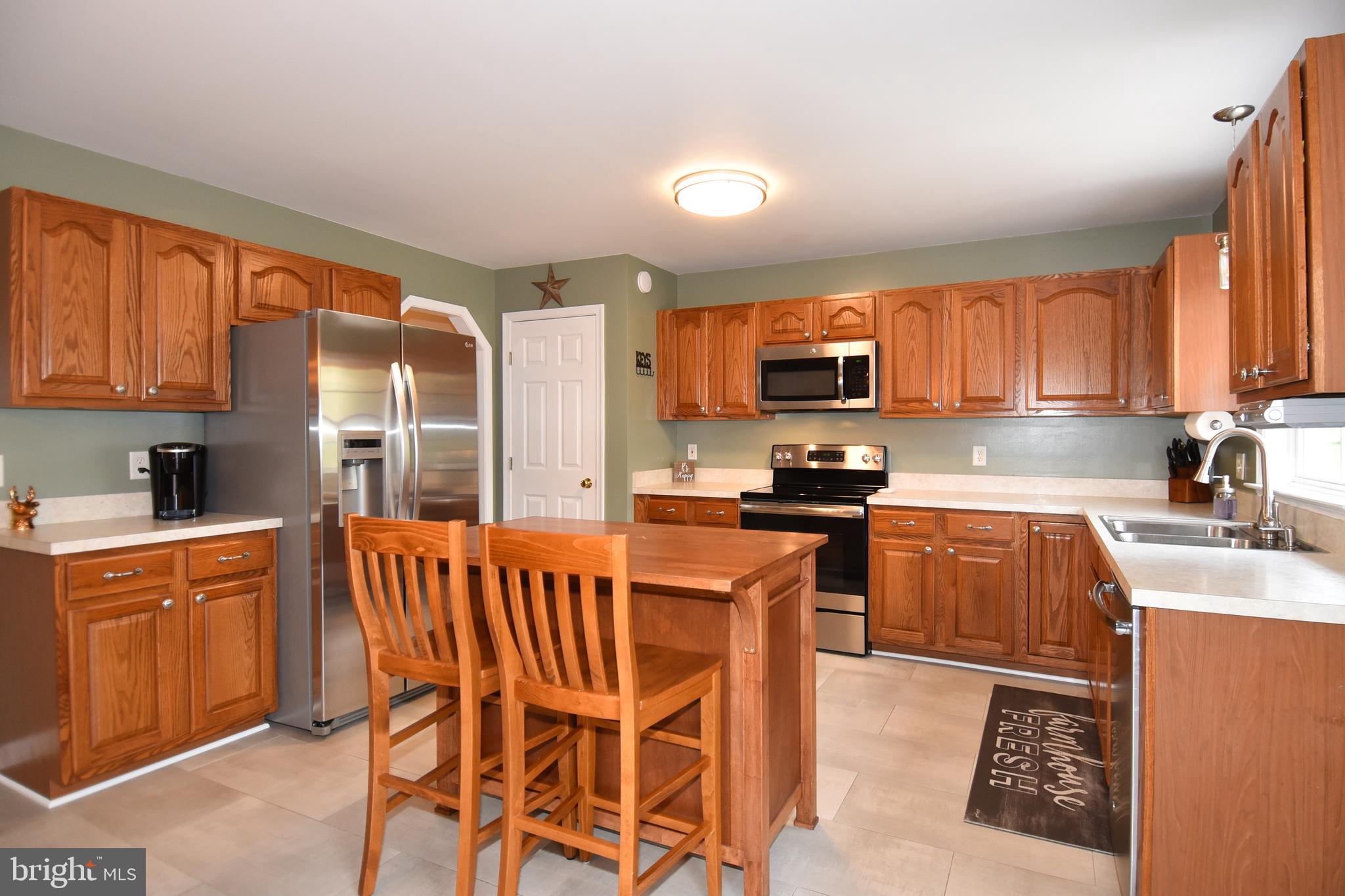8 Ridgeway Road Stafford, VA 22556 - Photo 7 of 31 Island kitchen with stainless appliances
