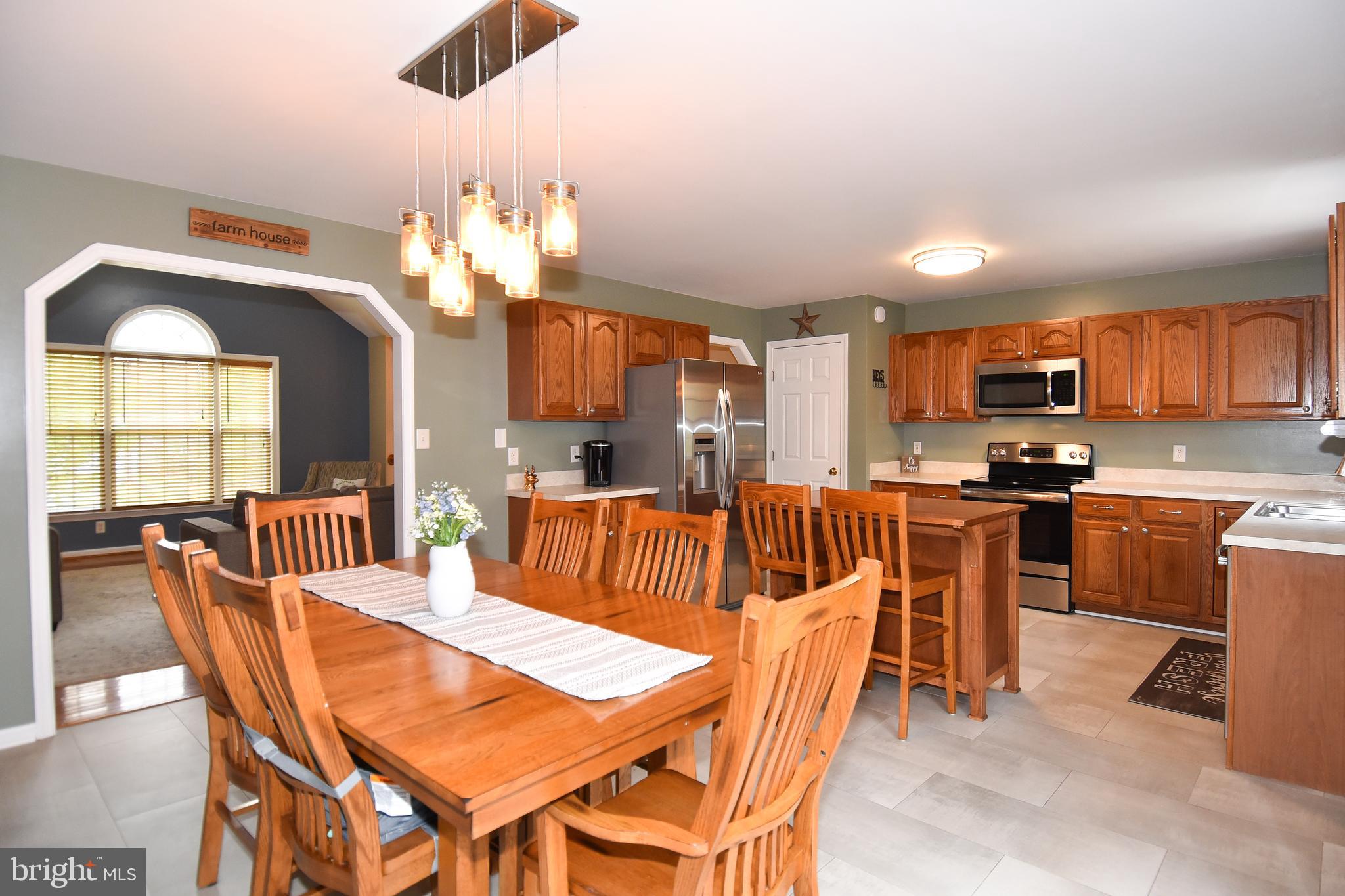 8 Ridgeway Road Stafford, VA 22556 - Photo 9 of 31 Large dining area with updated lighting