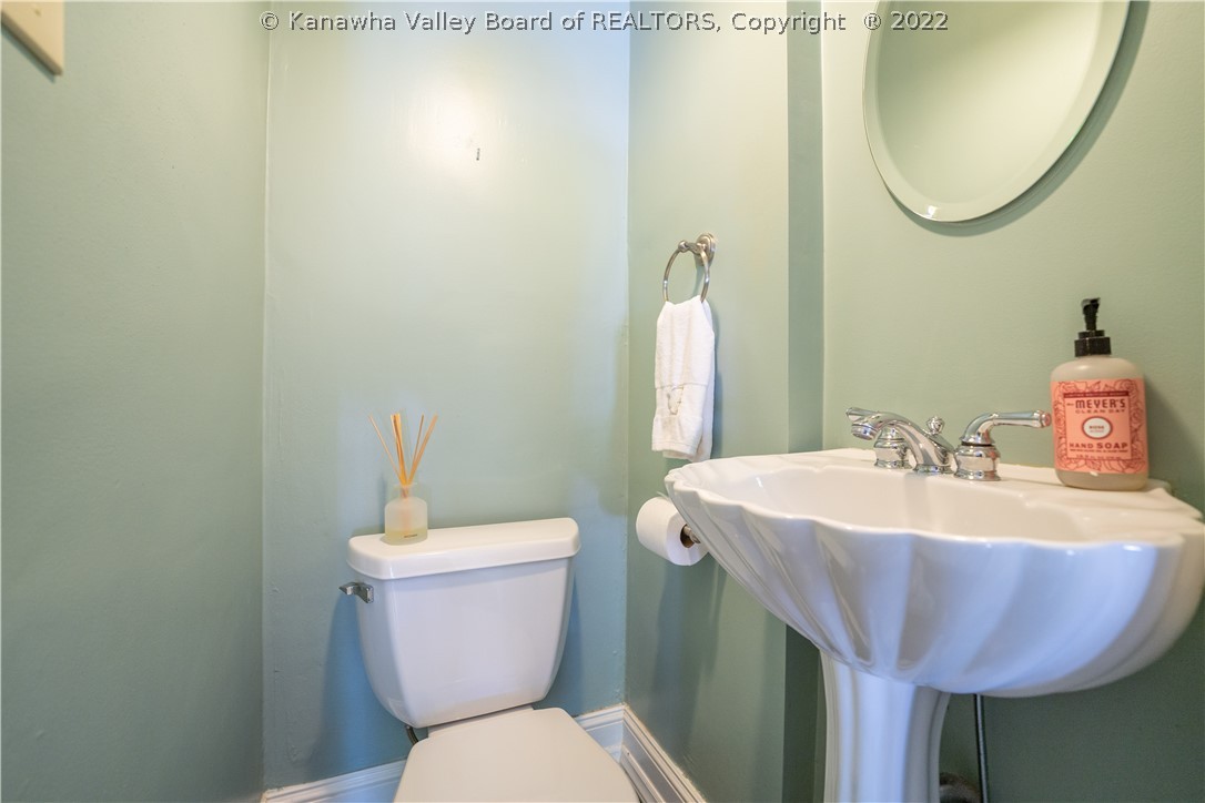 1004 Loudon Heights Road Charleston, WV 25314 - Photo 17 of 43 Gallery Image 17
