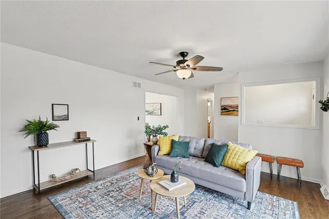 $379,000 | 960 Glengera Street, Peculiar, MO 64078