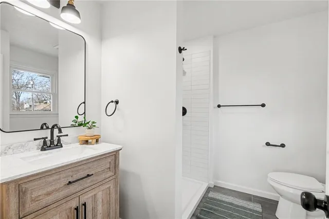 $379,000 | 960 Glengera Street, Peculiar, MO 64078