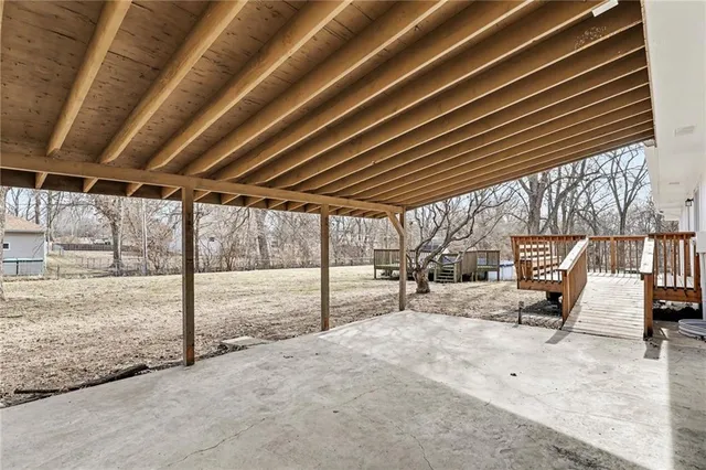 $379,000 | 960 Glengera Street, Peculiar, MO 64078