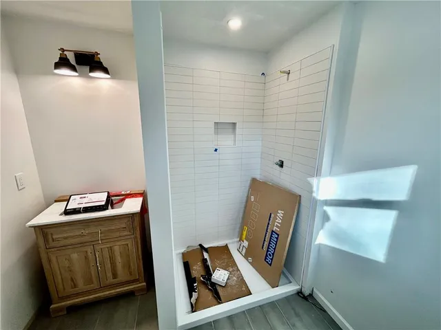 $379,000 | 960 Glengera Street, Peculiar, MO 64078