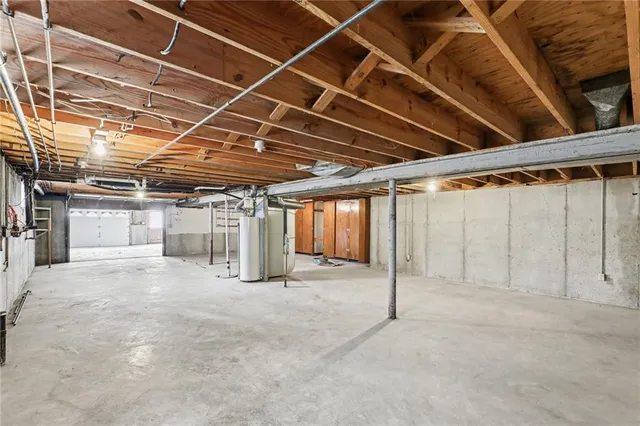 $379,000 | 960 Glengera Street, Peculiar, MO 64078