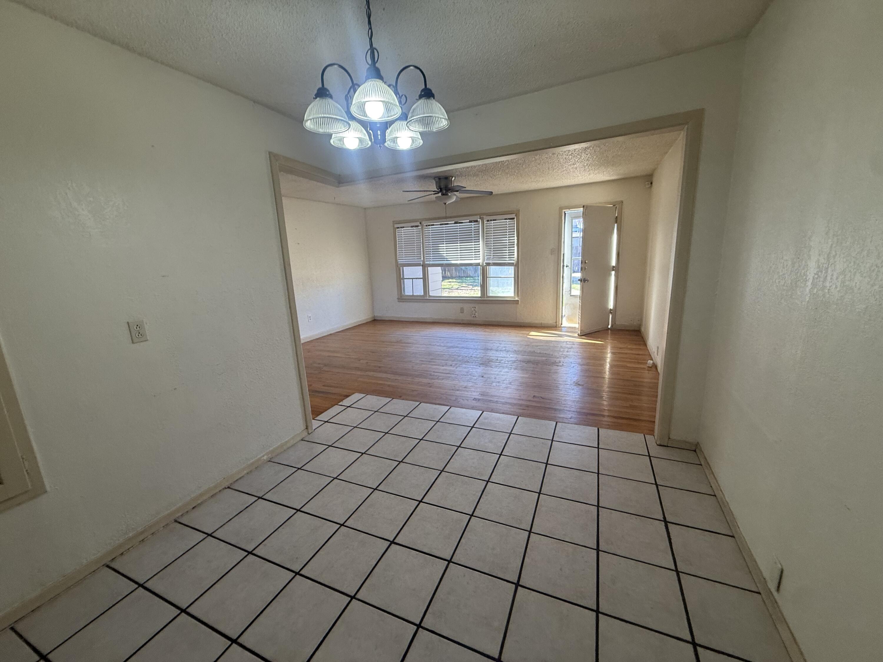 4913 40th Street Lubbock, TX 79414 - Photo 6 of 25 IMG_5703