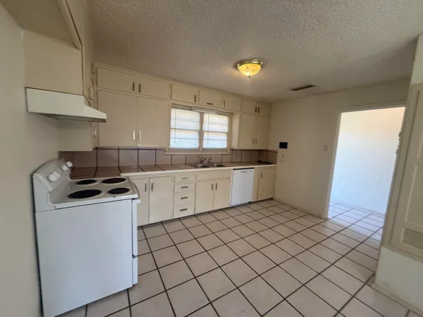 $139,900 | 4913 40th Street, Lubbock, TX 79414